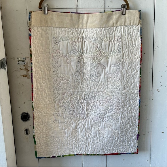 Quilted Wall Hanging Button Flower Basket Design - Picture 4 of 14